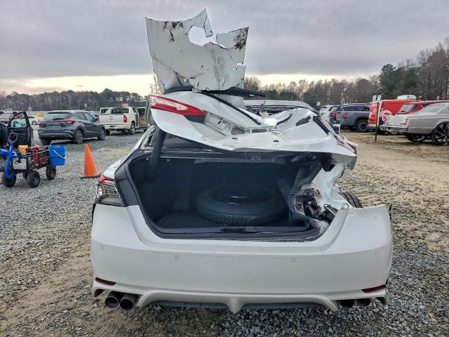 Toyota Camry Xse Image 4