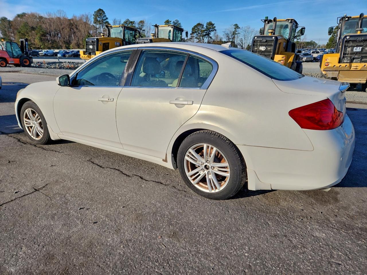 INFINITI G37 Base Image 2