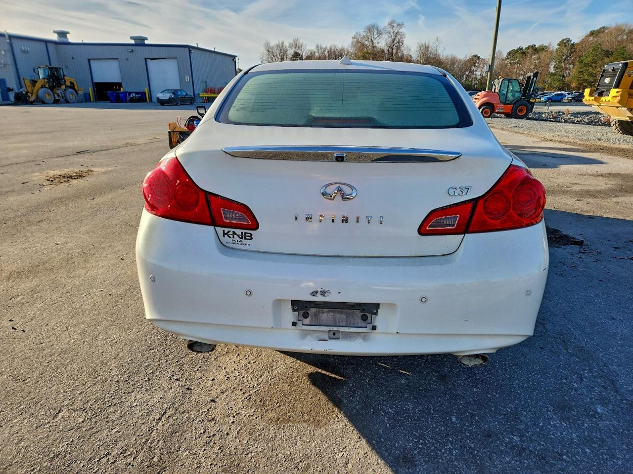 INFINITI G37 Base Image 6