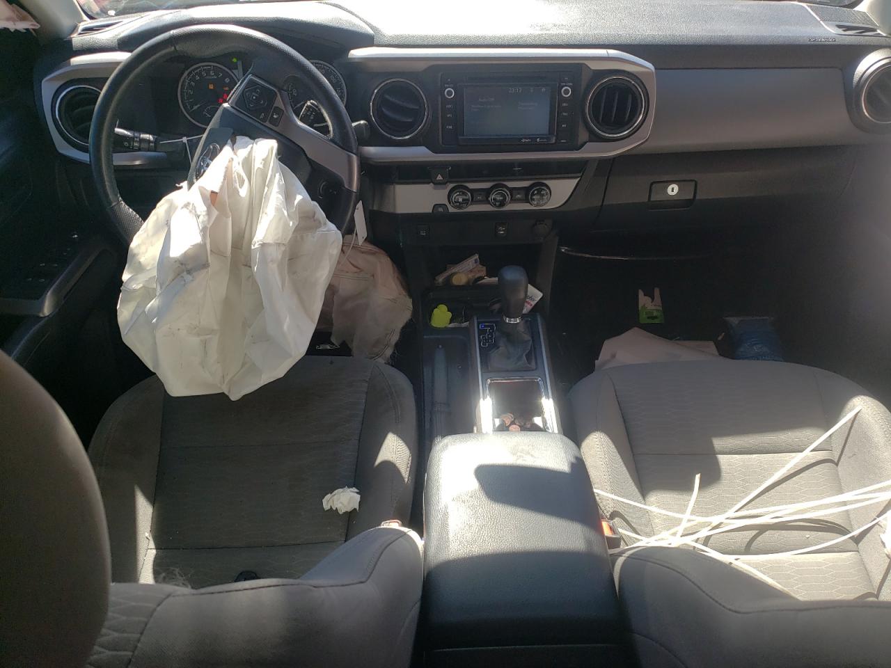 Toyota Tacoma Double Cab Image 8