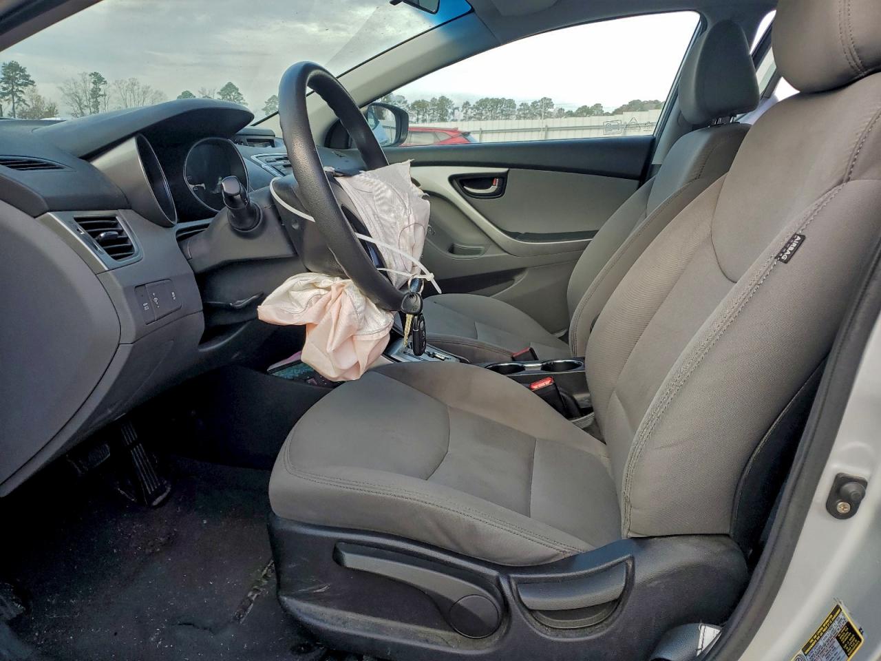 Hyundai ELANTRA Gls Image 6