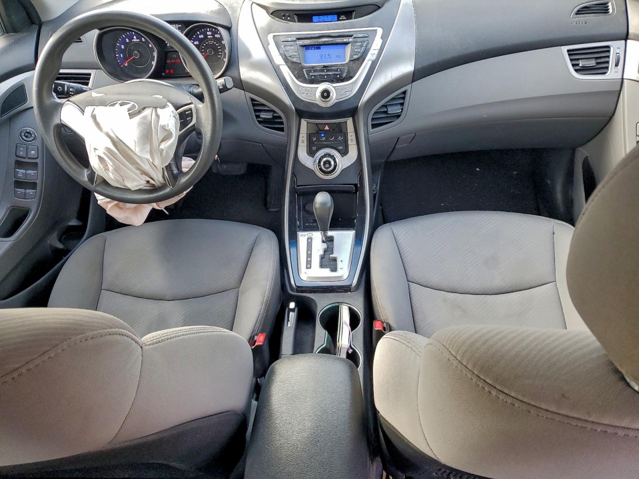 Hyundai ELANTRA Gls Image 2