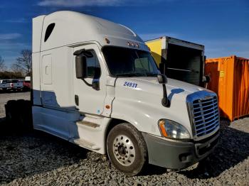  Salvage Freightliner Cascadia 1