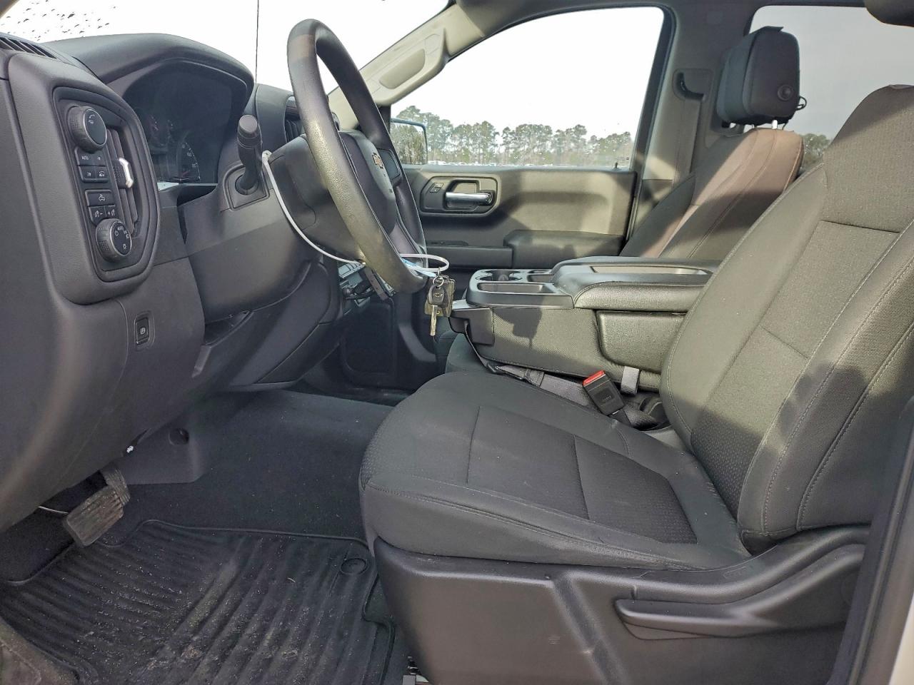 Chevrolet Silverado K1500 Custom Image 6