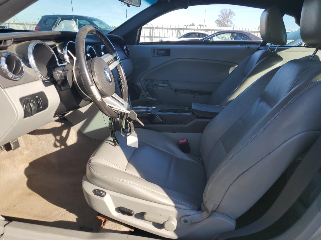 Ford Mustang Image 11