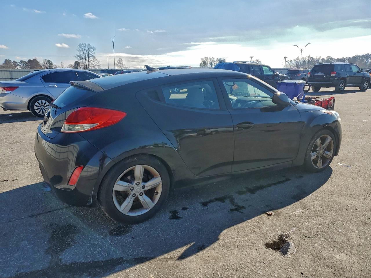 Hyundai VELOSTER Image 4