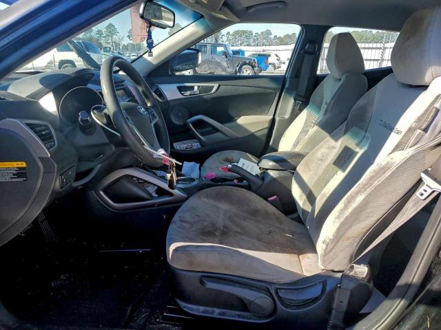 Hyundai VELOSTER Image 8