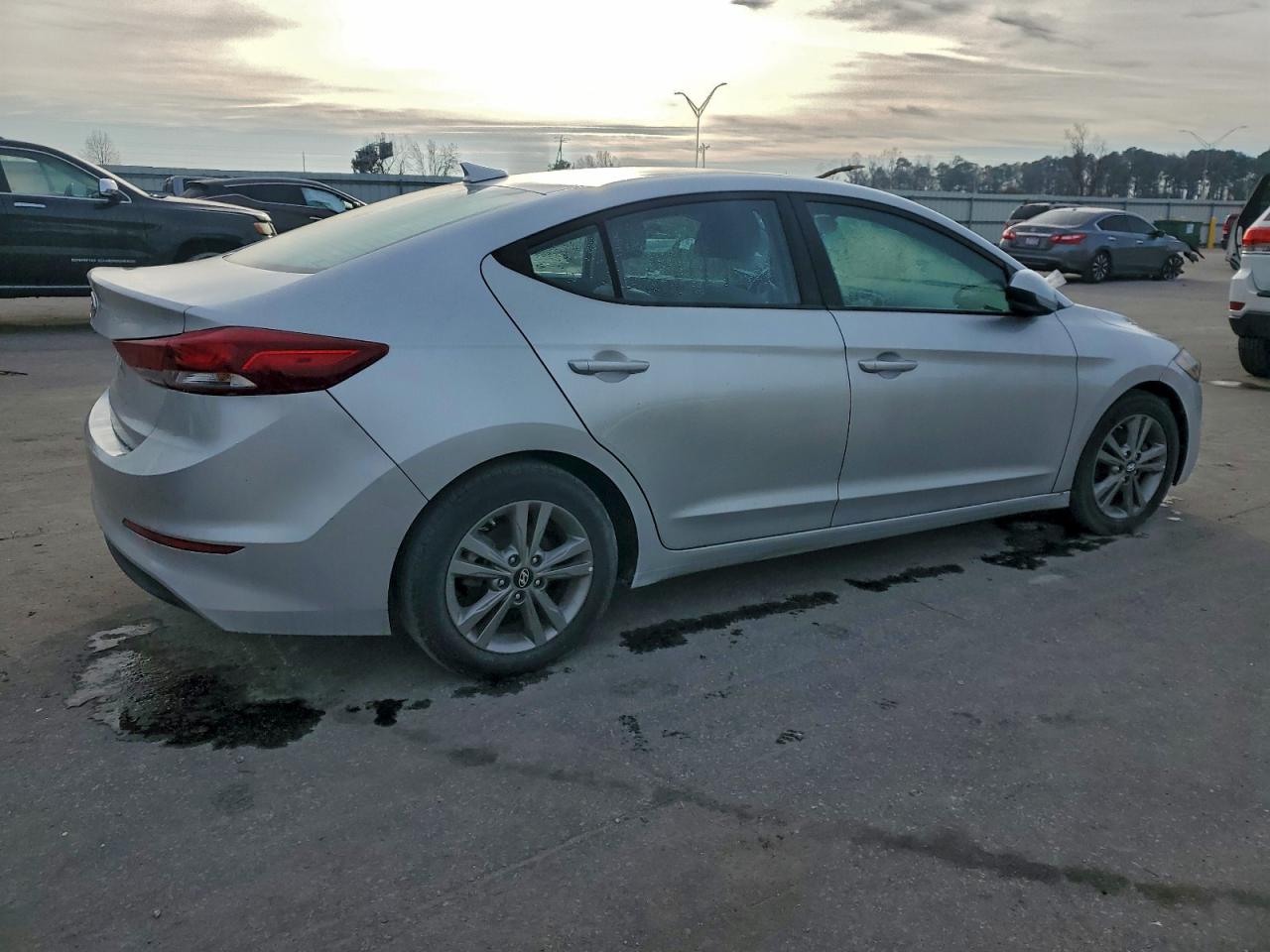 Hyundai ELANTRA Sel Image 8