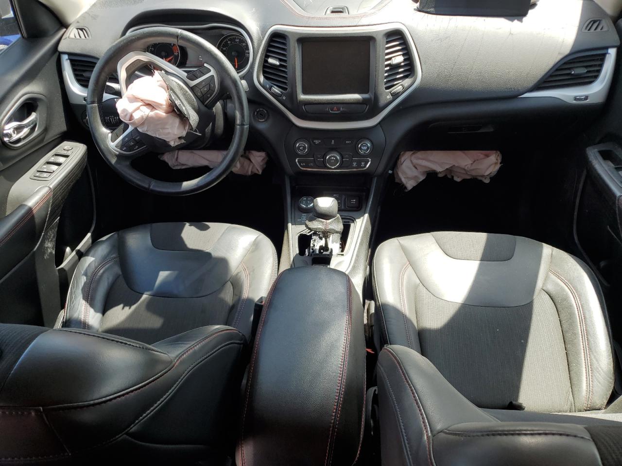 Jeep Cherokee Trailhawk Image 7