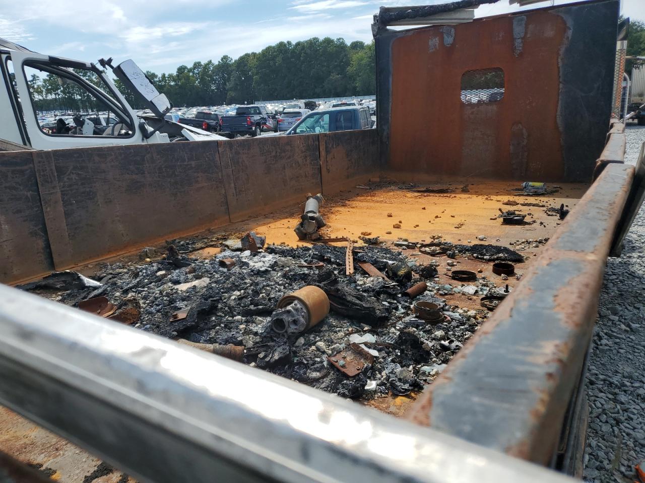 Mack Granite Image 7