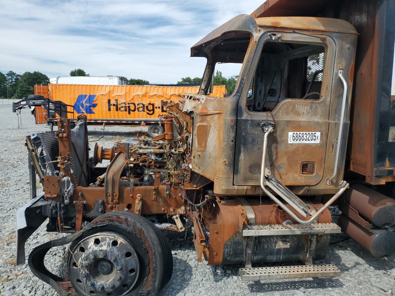 Mack Granite Image 9