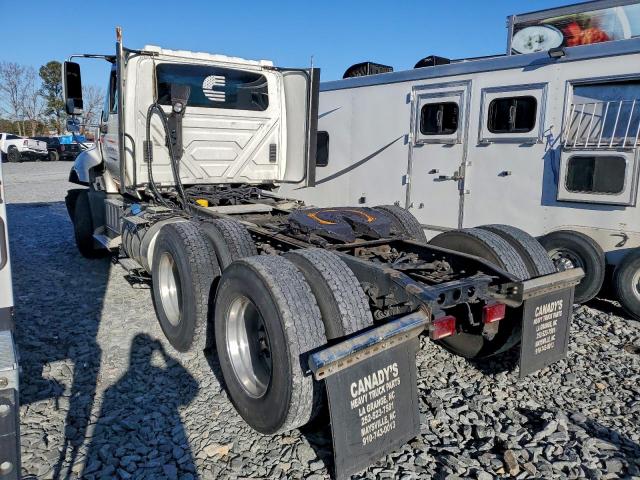 International Prostar Image 8