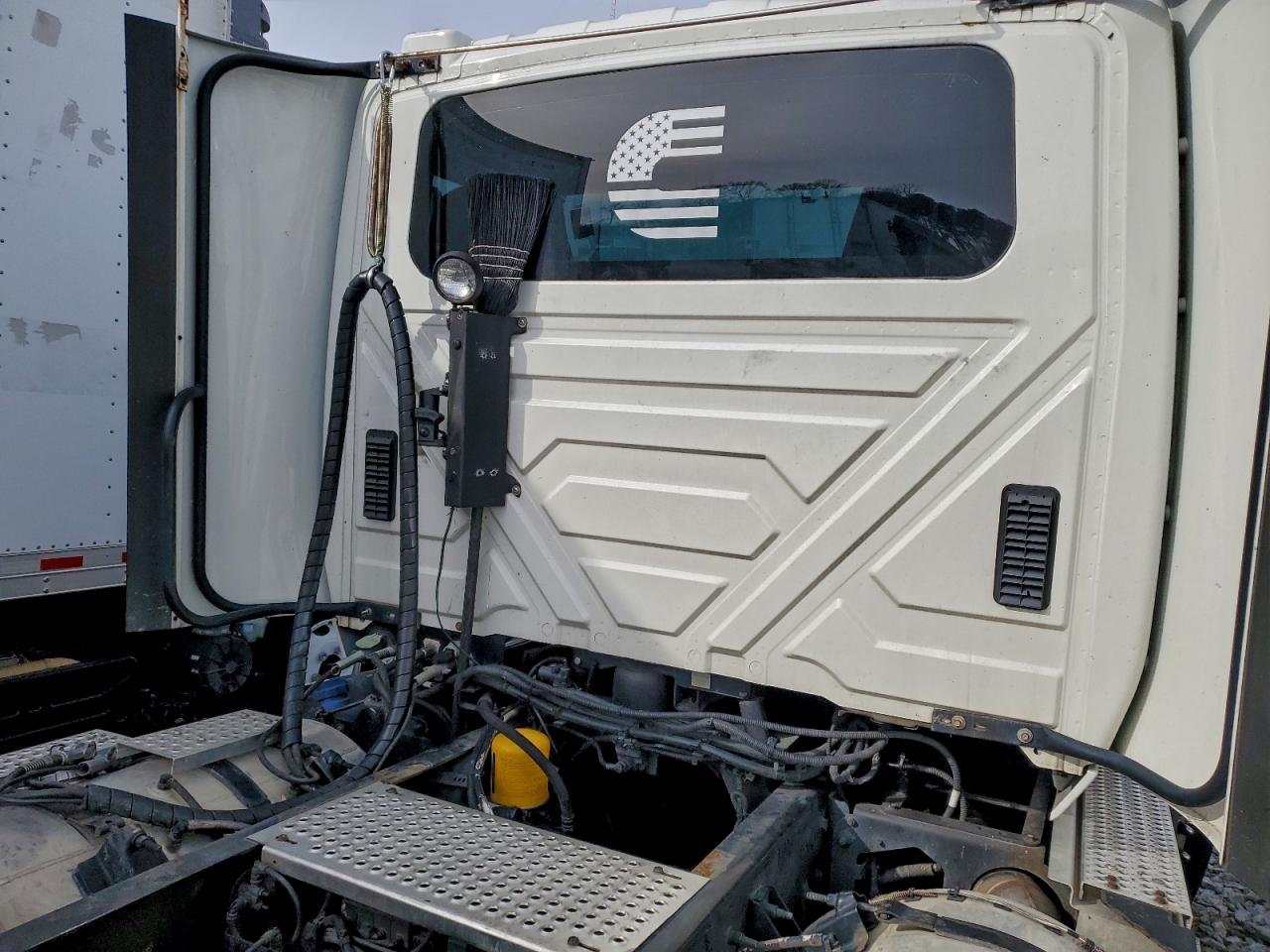 International Prostar Image 7