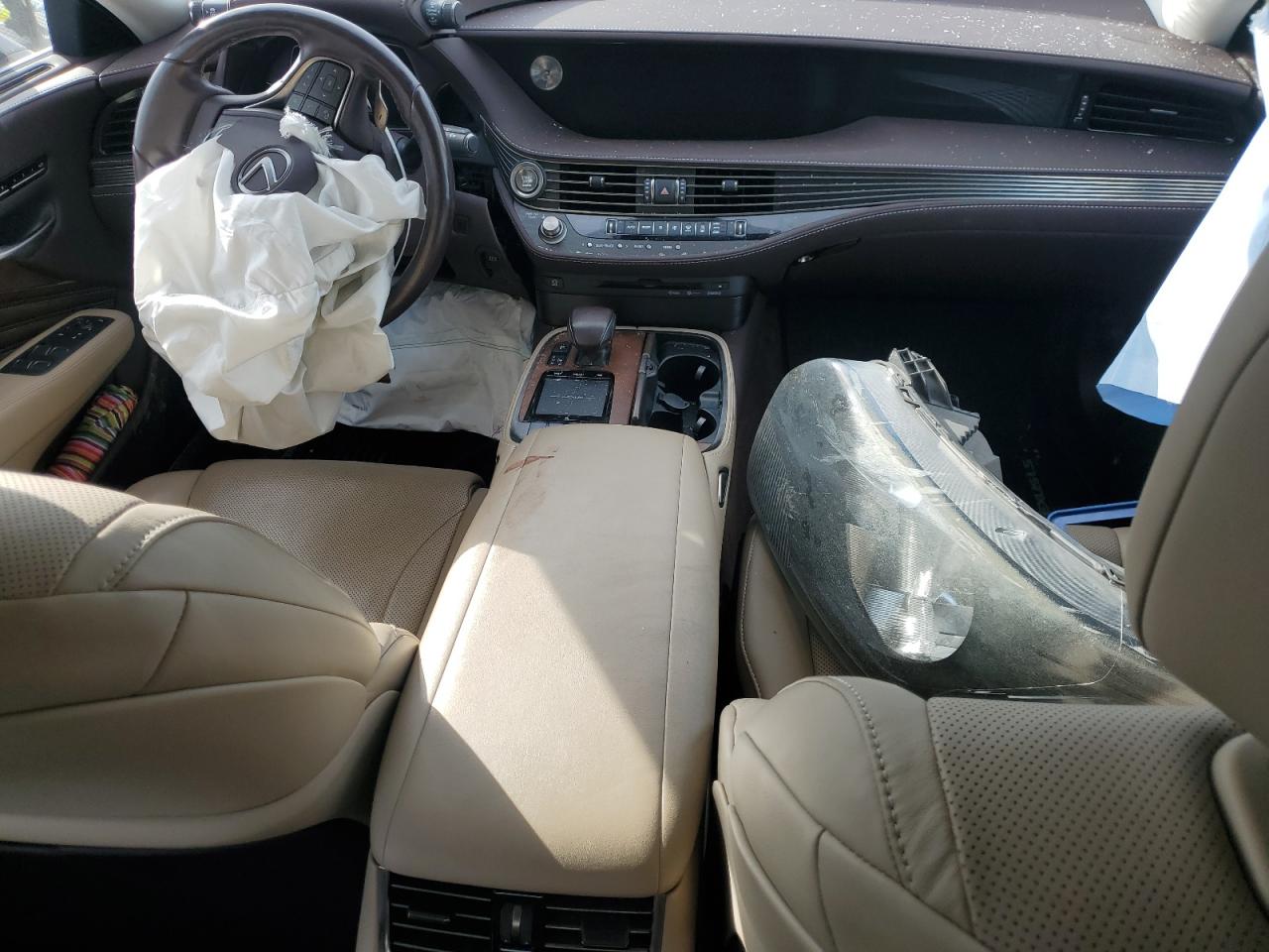 Lexus LS 500 Base Image 8