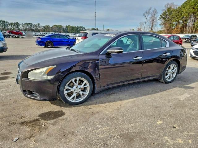  Salvage Nissan Maxima