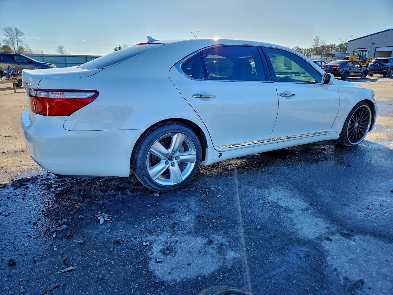 Lexus LS 460l Image 7