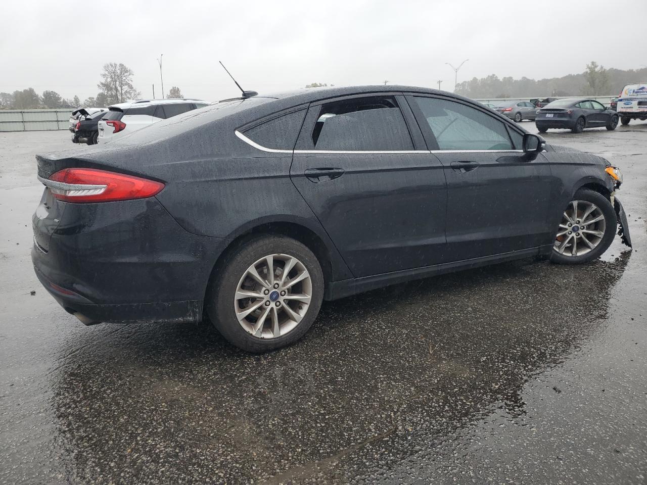 Ford Fusion Se Image 4
