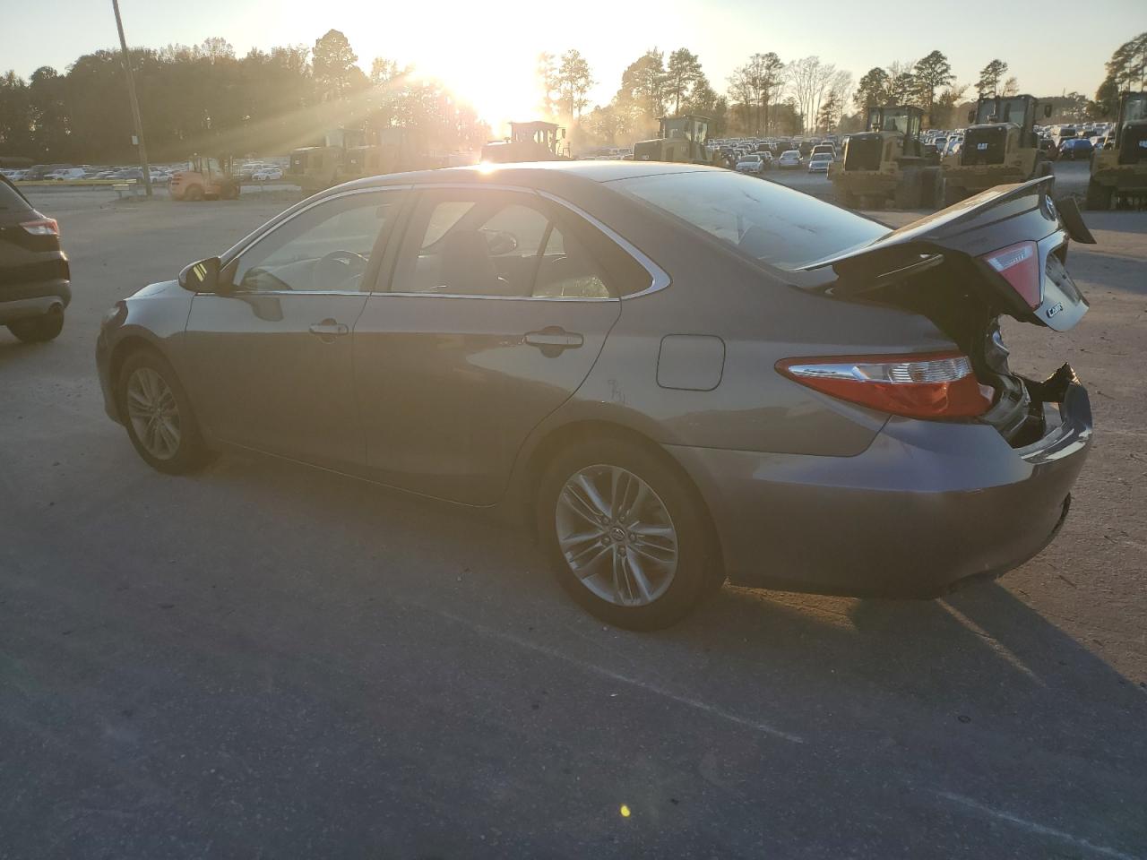 Toyota Camry Le Image 2