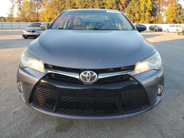 Toyota Camry Le Image 3