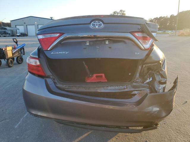 Toyota Camry Le Image 6