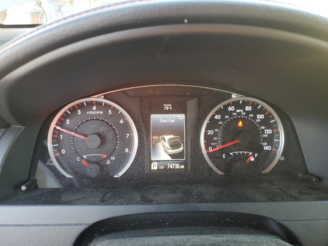 Toyota Camry Le Image 4