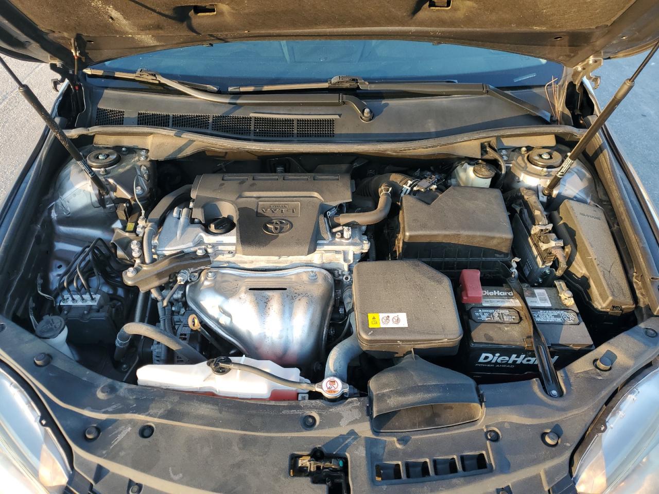 Toyota Camry Le Image 11