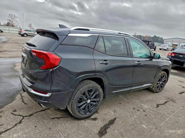 GMC Terrain Denali Image 12