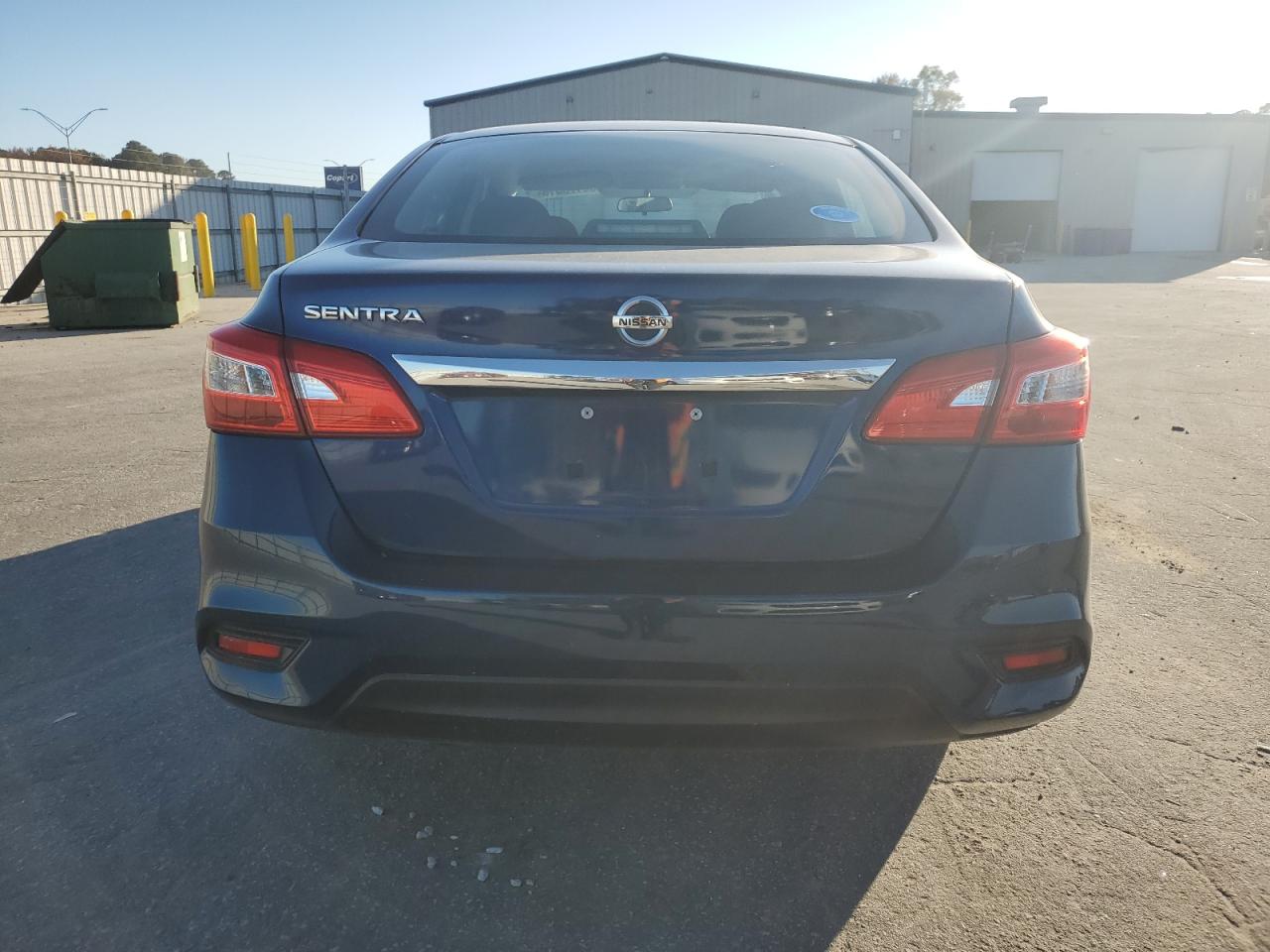 Nissan Sentra S Image 2