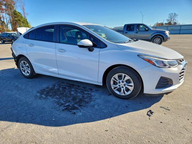 Chevrolet Cruze Ls Image 13