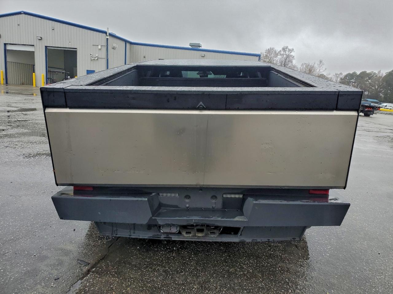Tesla Cybertruck Image 10