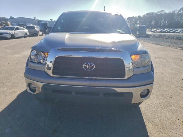 Toyota Tundra Crewmax Sr5 Image 9