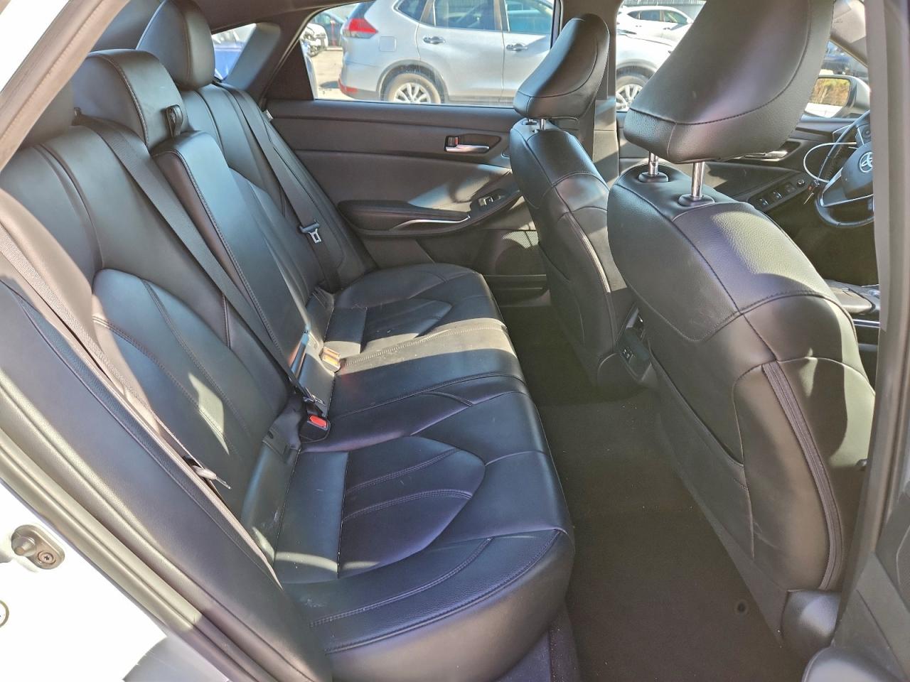 Toyota Avalon Xle Image 12