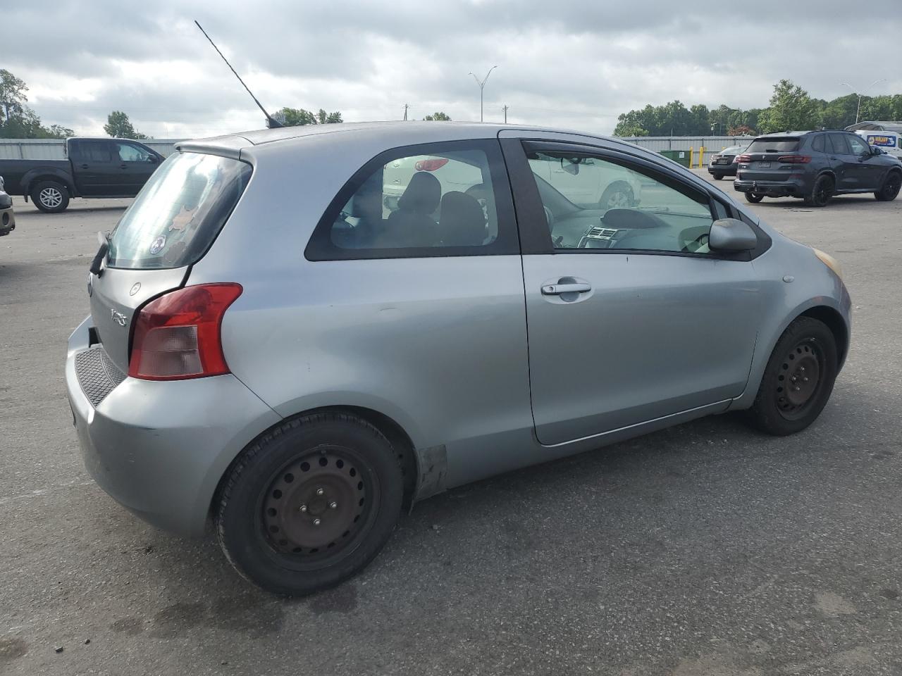 Toyota Yaris Image 2