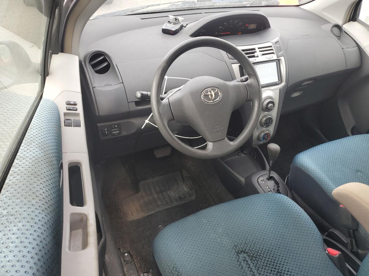 Toyota Yaris Image 6