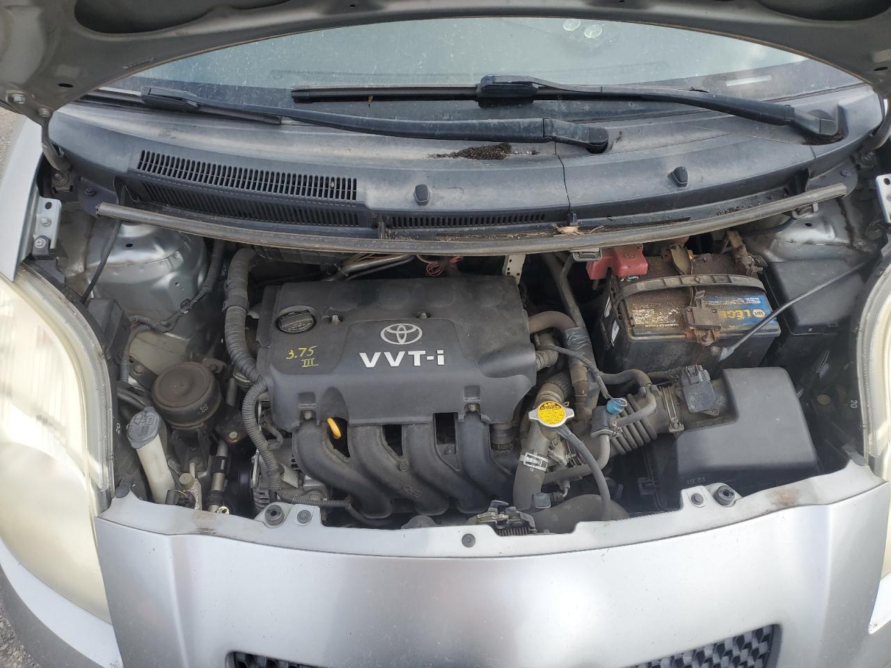 Toyota Yaris Image 12