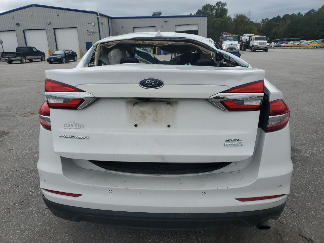 Ford Fusion Sel Image 3