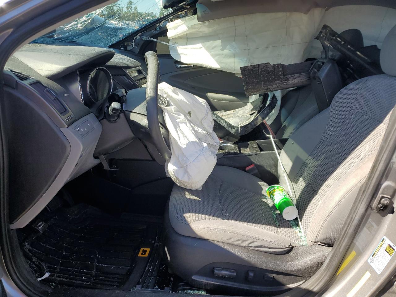 Hyundai SONATA Gls Image 9