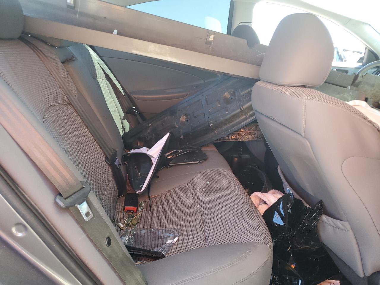 Hyundai SONATA Gls Image 11