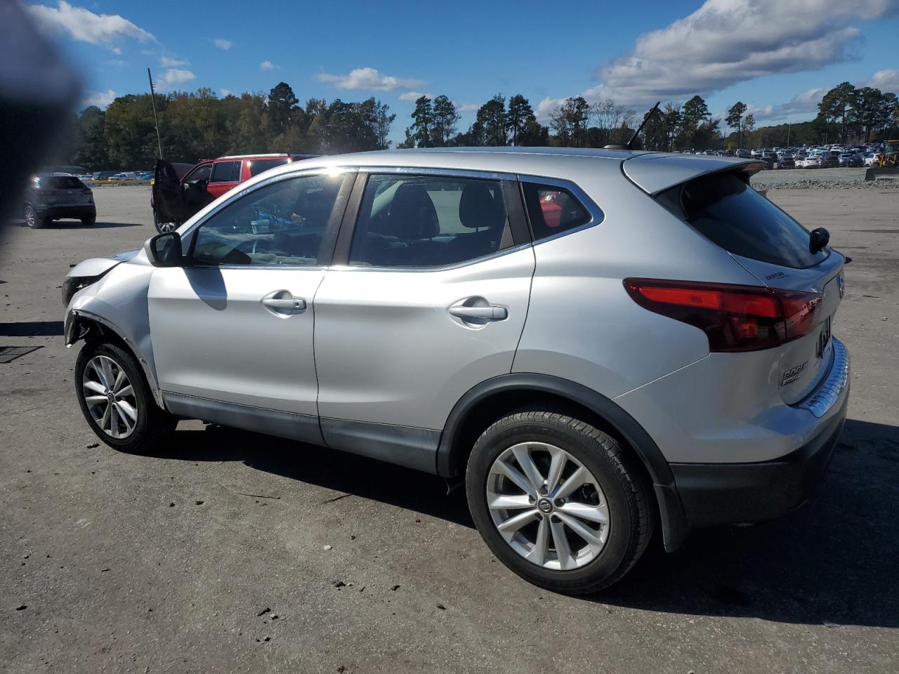 Nissan Rogue S Image 3