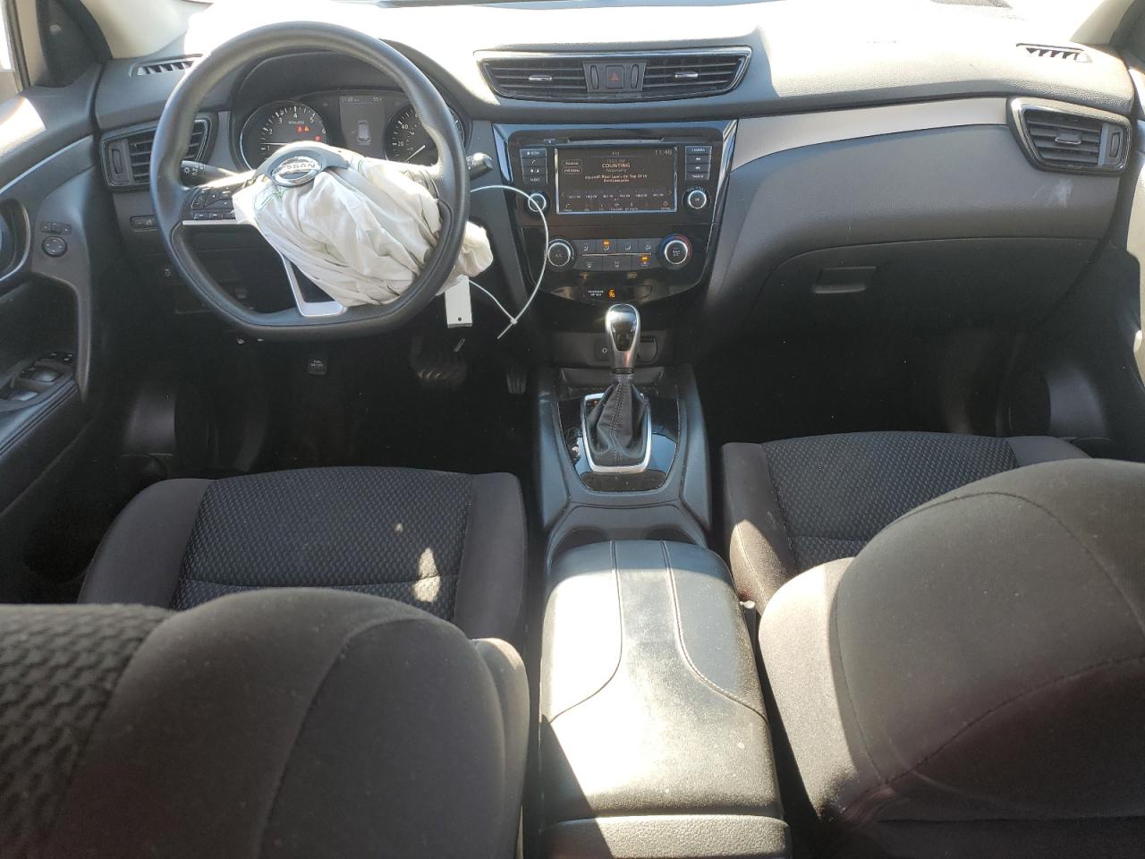 Nissan Rogue S Image 9