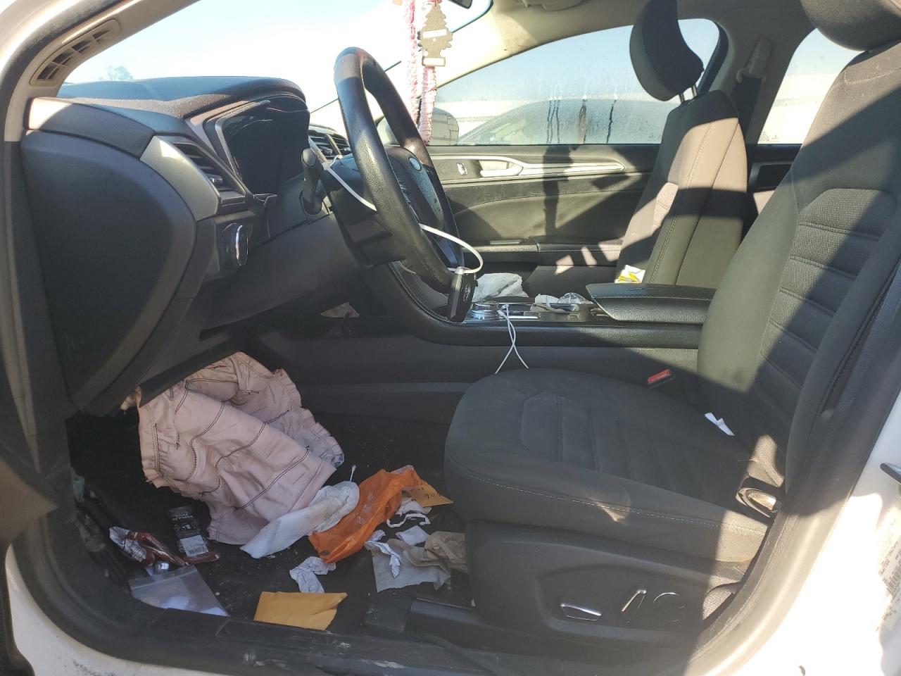 Ford Fusion Se Image 9