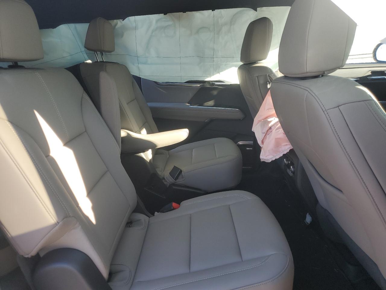 GMC Acadia Elevation Image 11