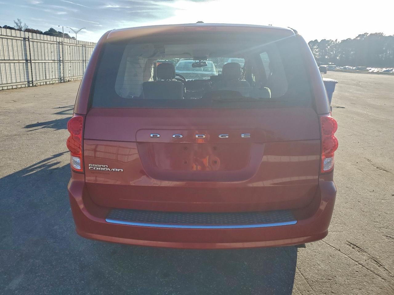 Dodge Caravan Se Image 2