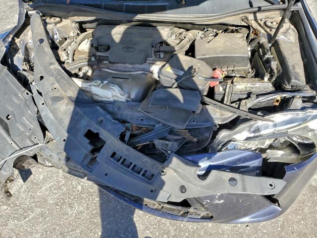 Toyota Camry Le Image 10