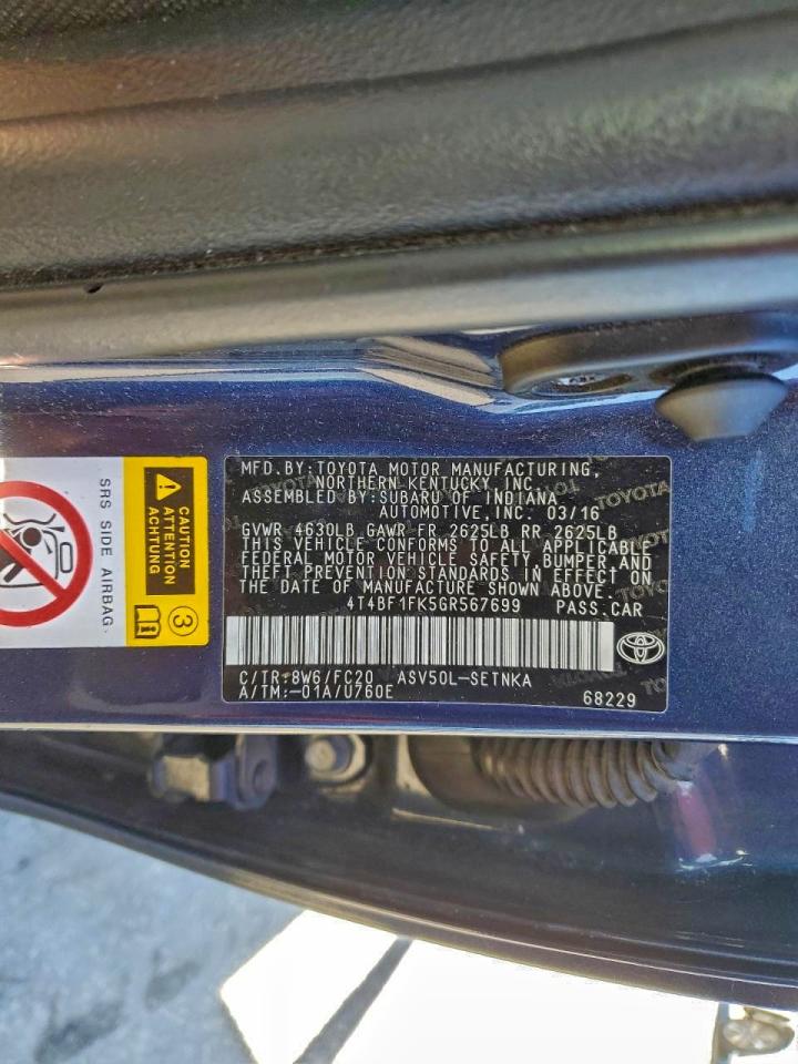 Toyota Camry Le Image 8