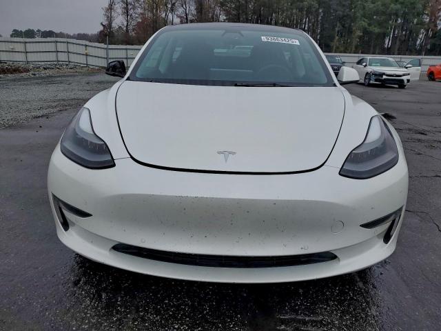Tesla Model 3 Image 11