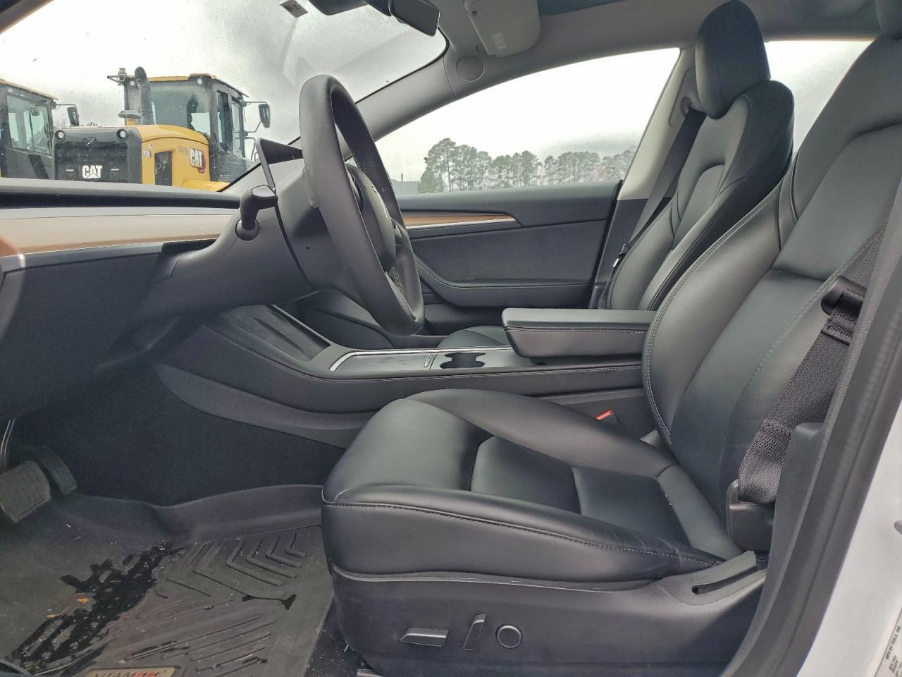 Tesla Model 3 Image 4
