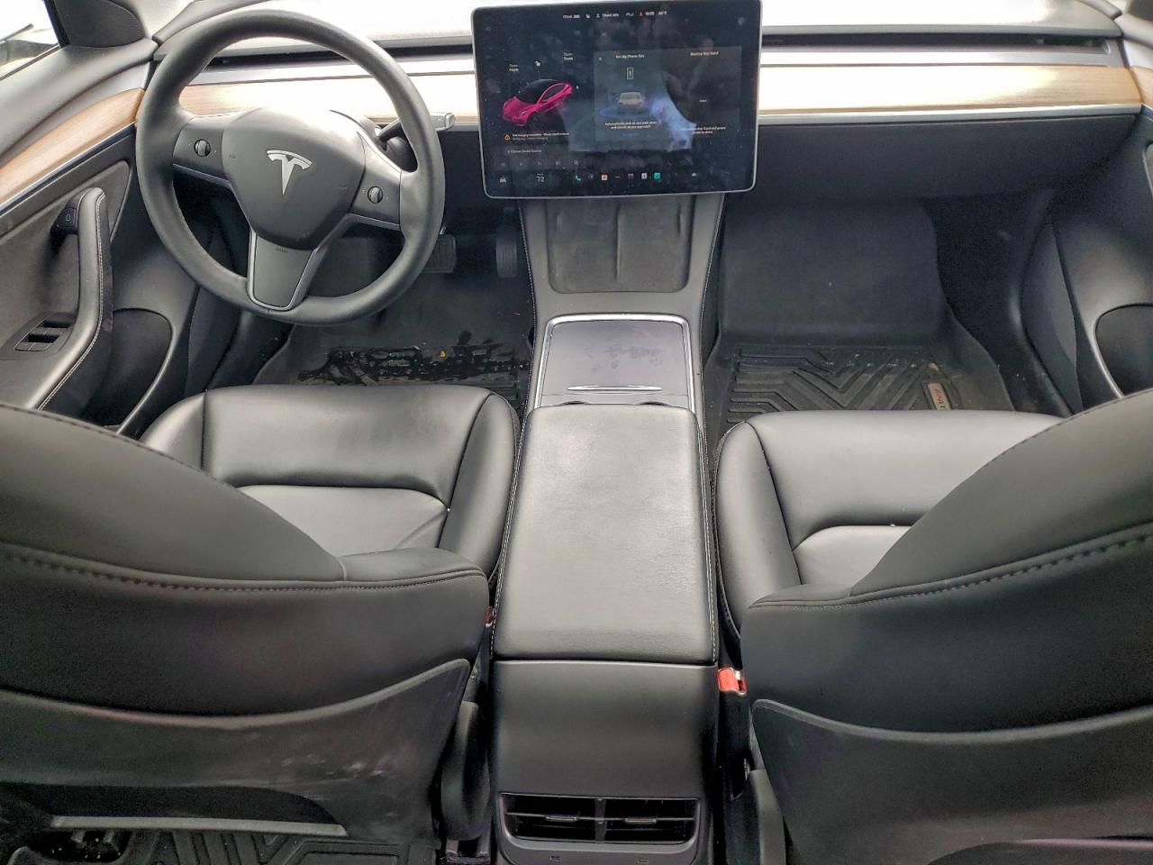 Tesla Model 3 Image 5