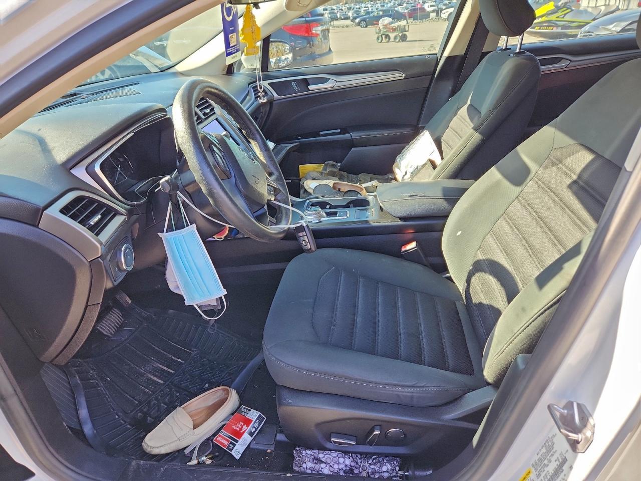 Ford Fusion Se Image 8