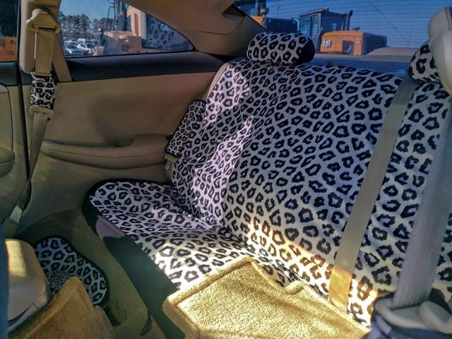 Toyota Camry Se Image 11